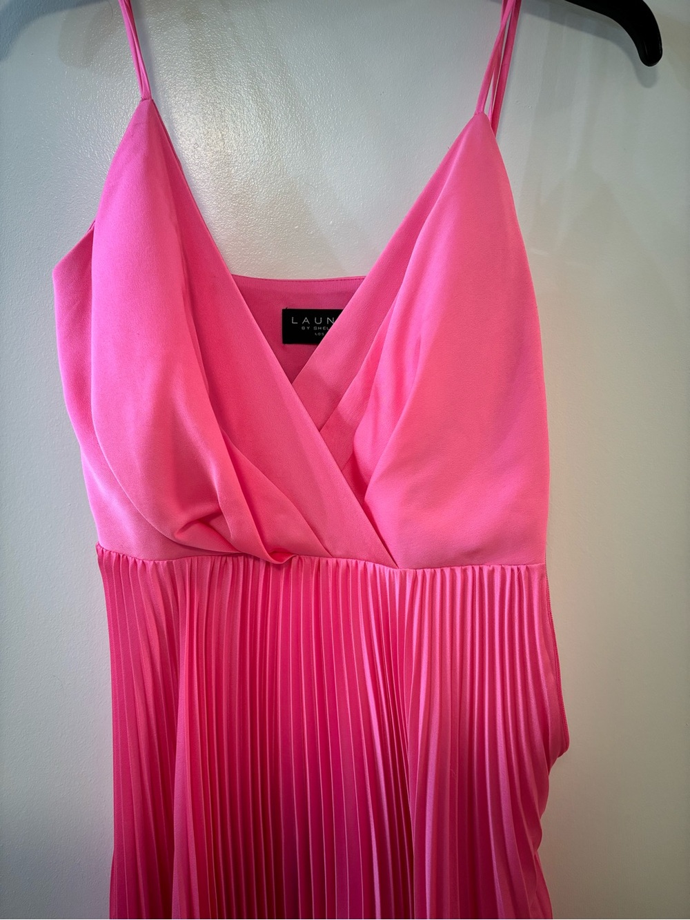 Laundry By Shelli Segal Hot Pink Pleated V-Neck Maxi Dress - Picture 2 of 6